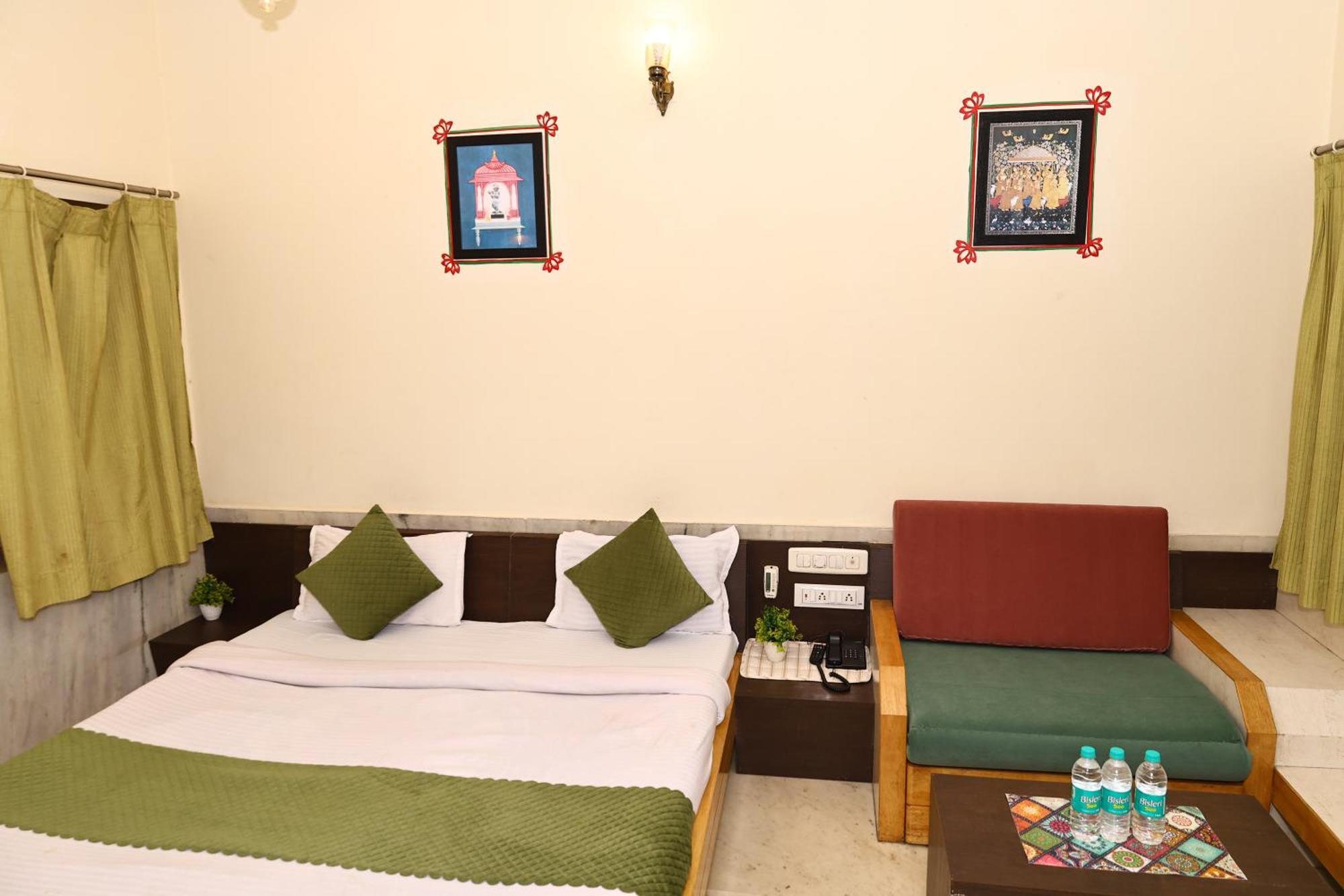 Hotel Suncity By Sharnam Nāthdwāra Extérieur photo