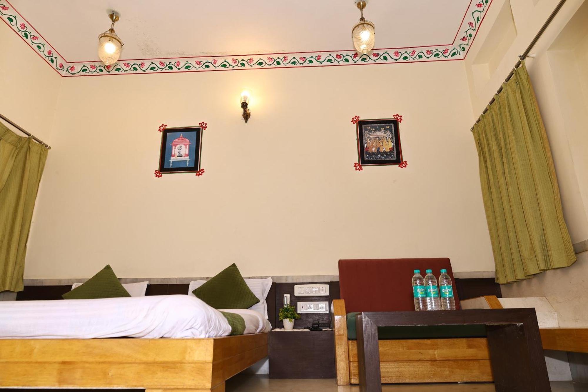 Hotel Suncity By Sharnam Nāthdwāra Extérieur photo