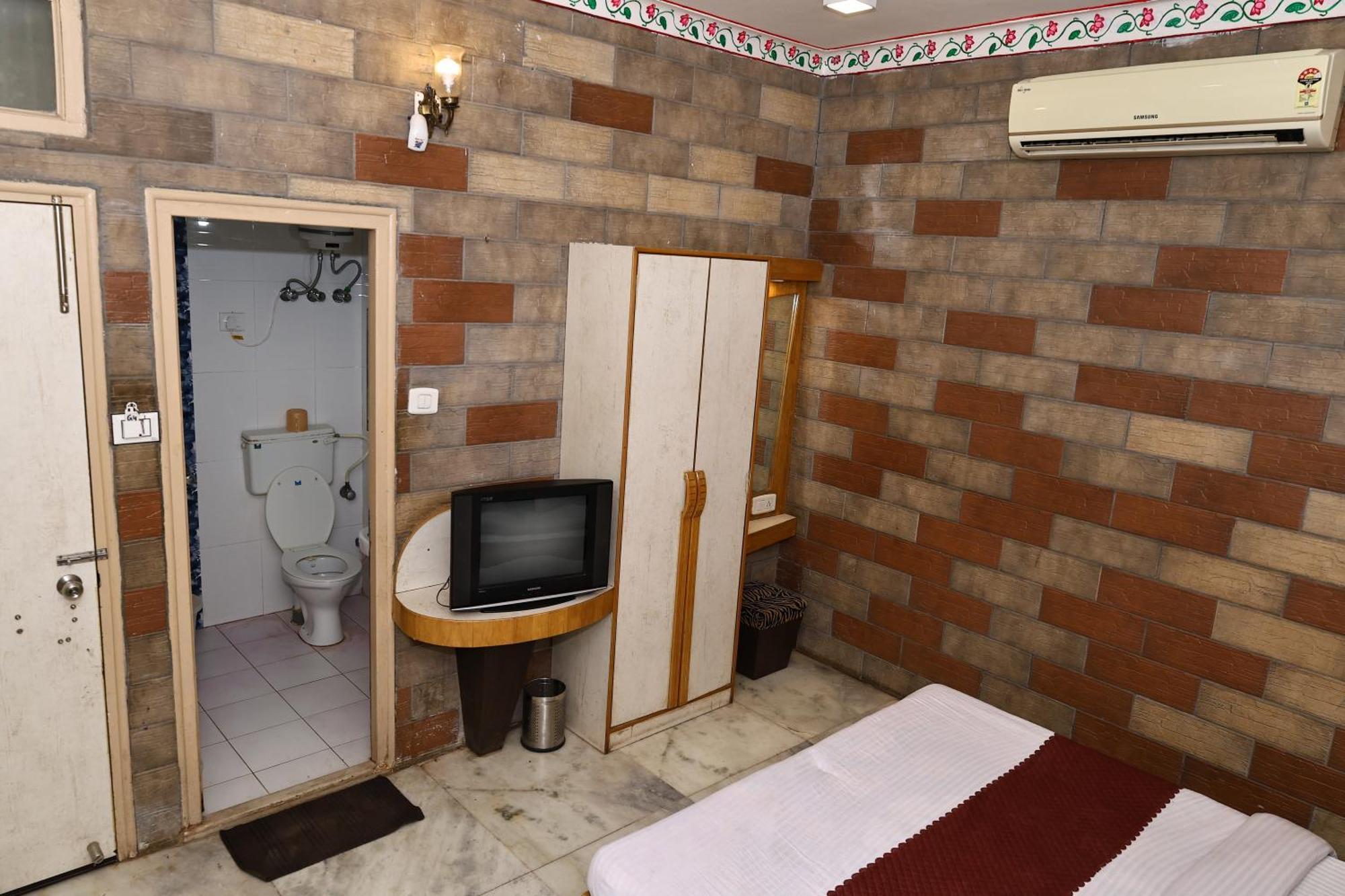 Hotel Suncity By Sharnam Nāthdwāra Extérieur photo